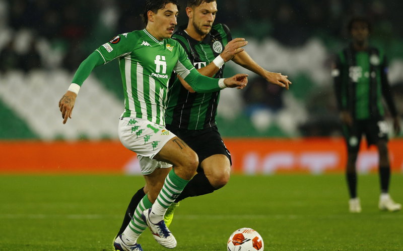 Image for Arsenal defender Hector Bellerin highly likely to leave Emirates this summer